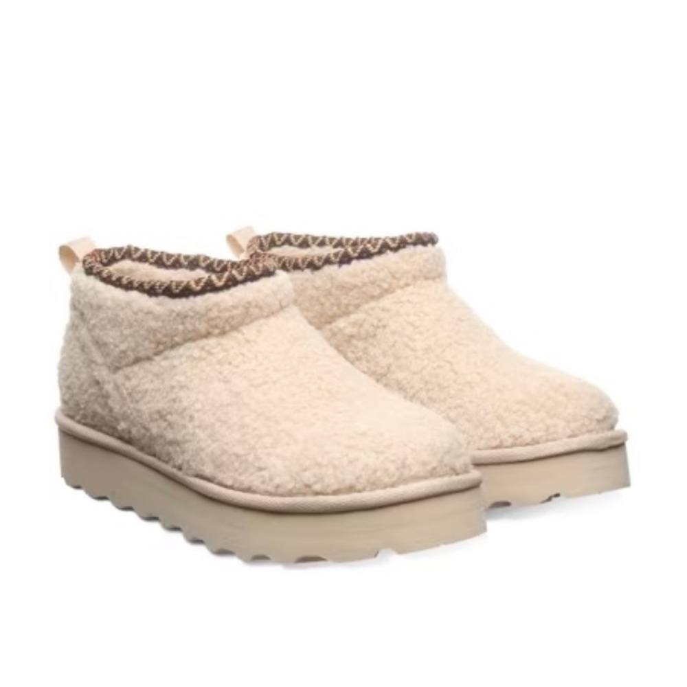 Bearpaw Snuggle Daphne Deco Beige Bootie Size 9 NEW